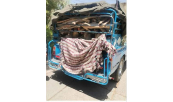 توقیف خودروی حامل چوب‌آلات جنگلی غیرمجاز در فسا